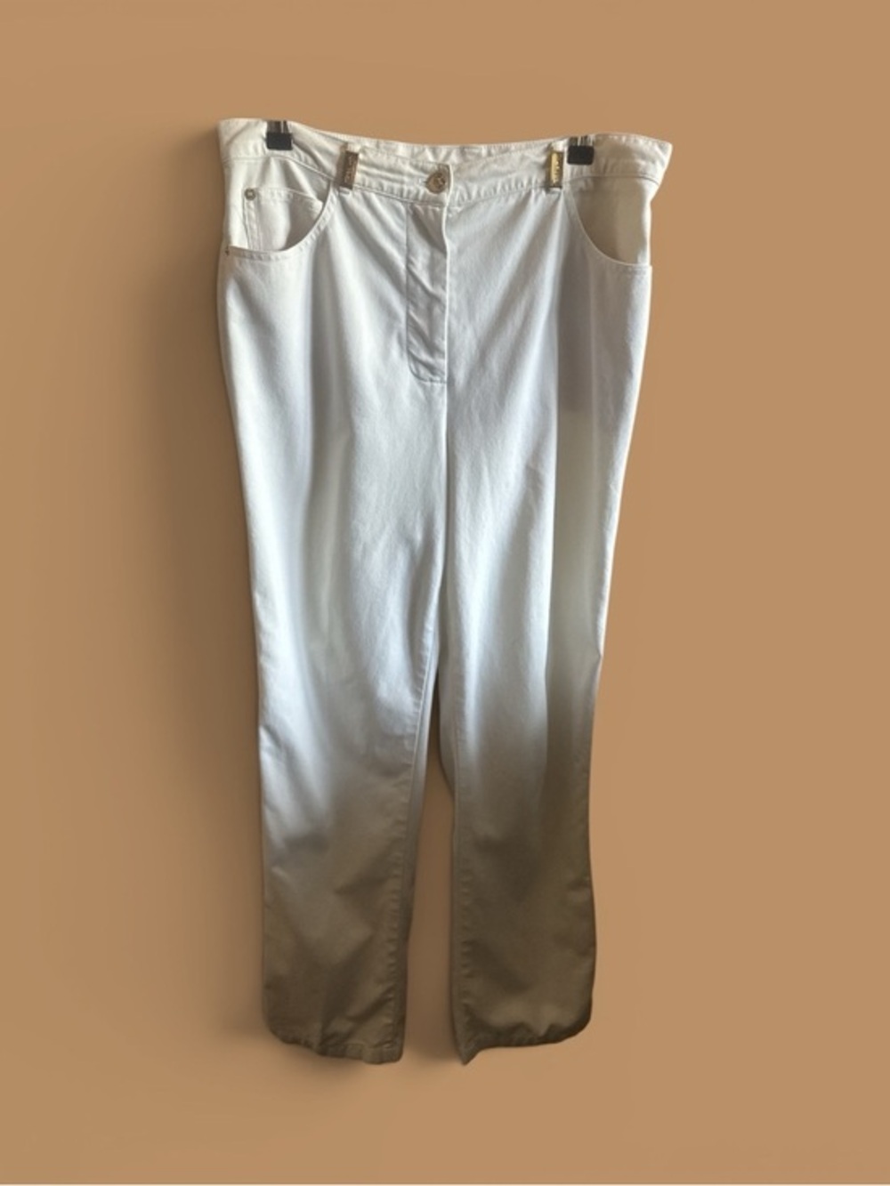 ST. JOHN White Denim Pants with Gold Accent Size 8 Designer Casual Preppy Jeans